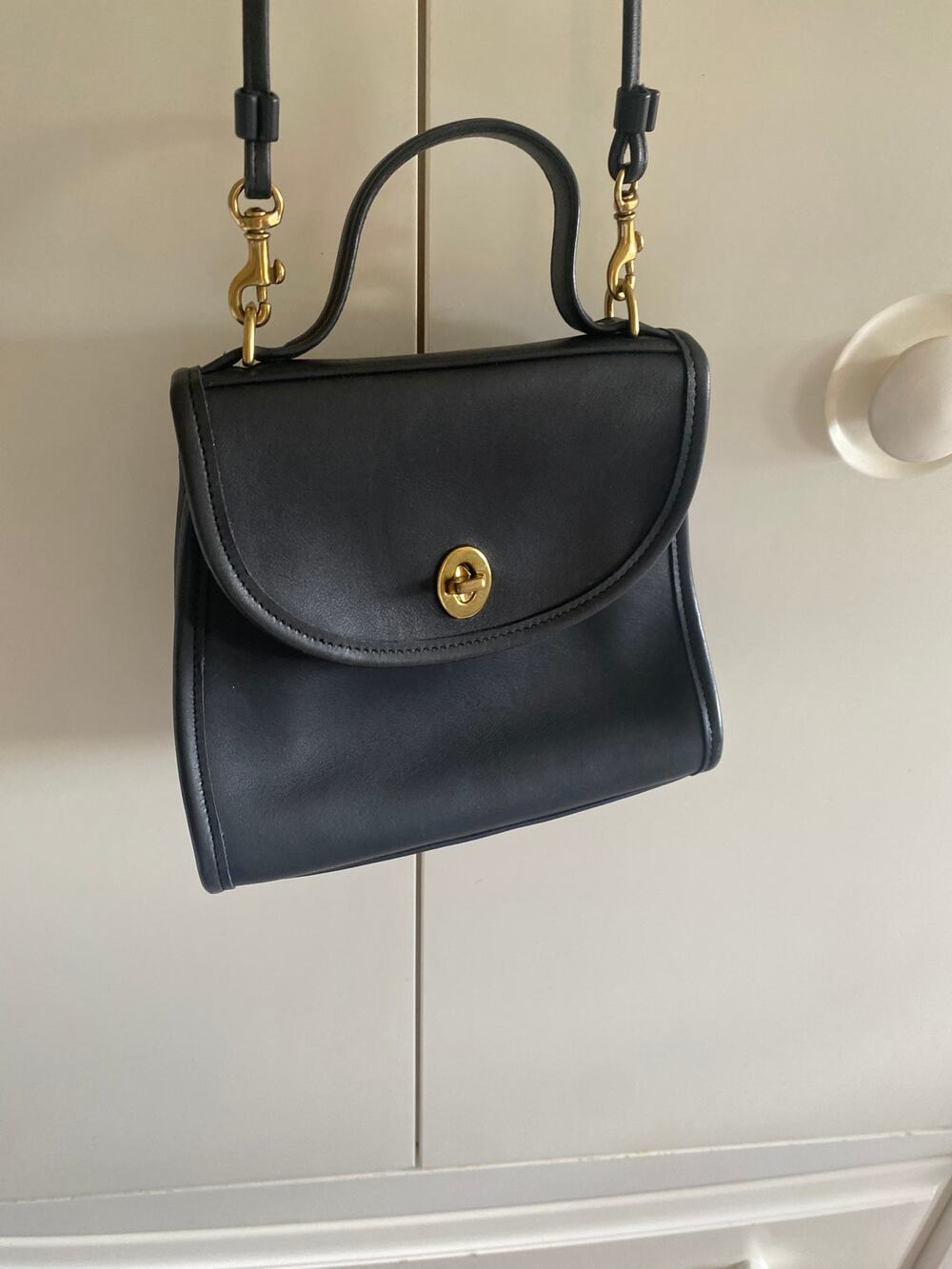 Vintage Coach Regina #9983 Black in great condition
